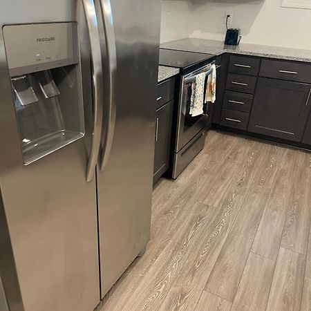 Quiet Apartment - 10 Minutes From Ecu غرينفيل المظهر الخارجي الصورة